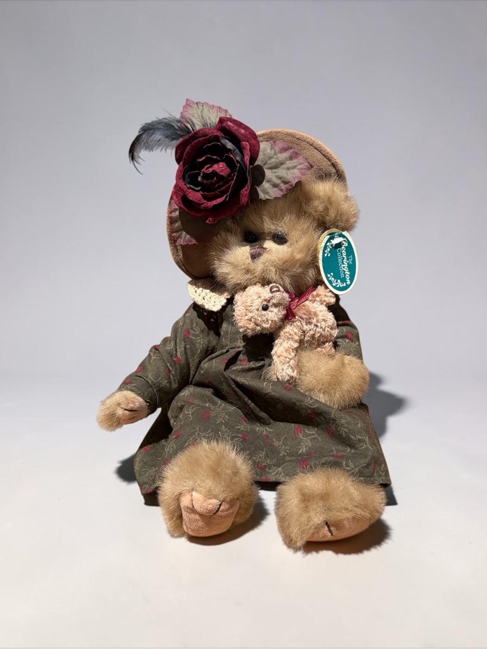 BEARINGTON COLLECTION “LOIS” TEDDY BEAR #1533 14” VINTAGE STYLE HAT & ROSE